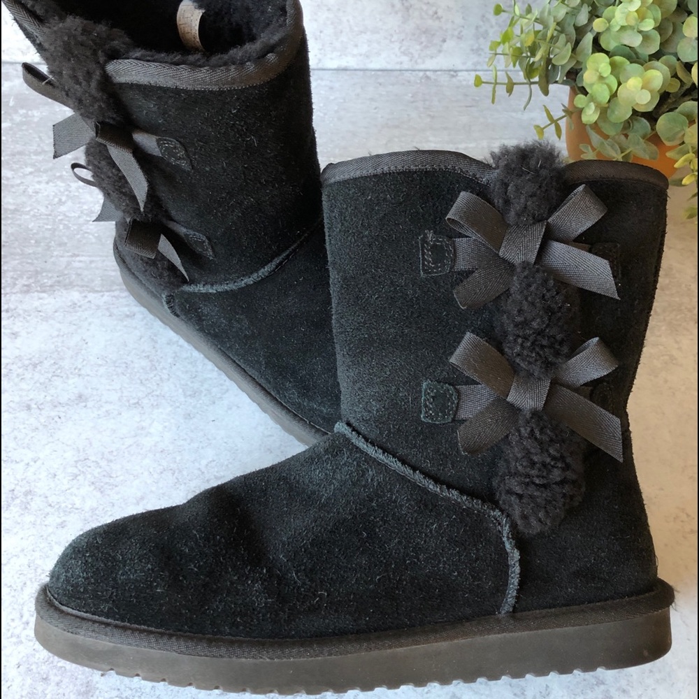 Koolaburra by UGG Black Sherpa lined boot. 10 - Picture 1 of 8